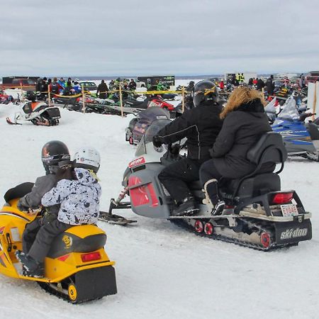 Alberta Beach Inn And Suites エクステリア 写真