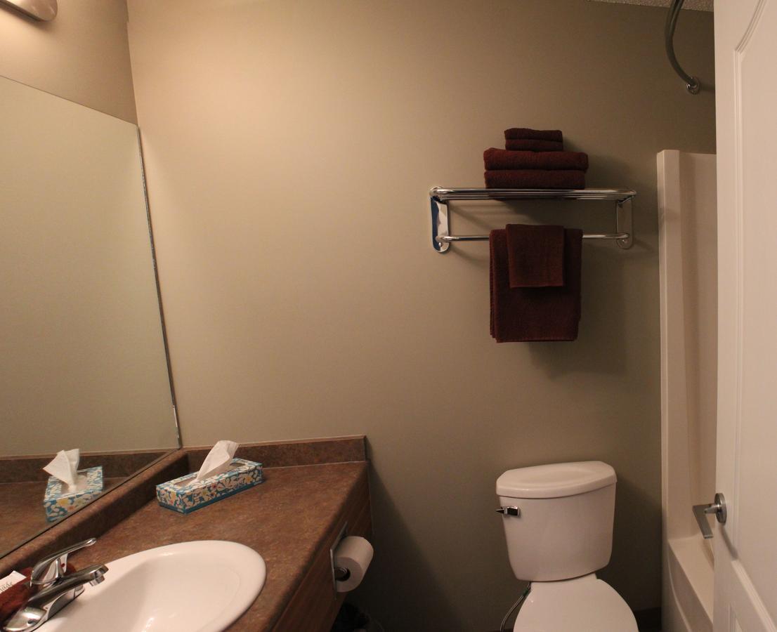 Alberta Beach Inn And Suites エクステリア 写真
